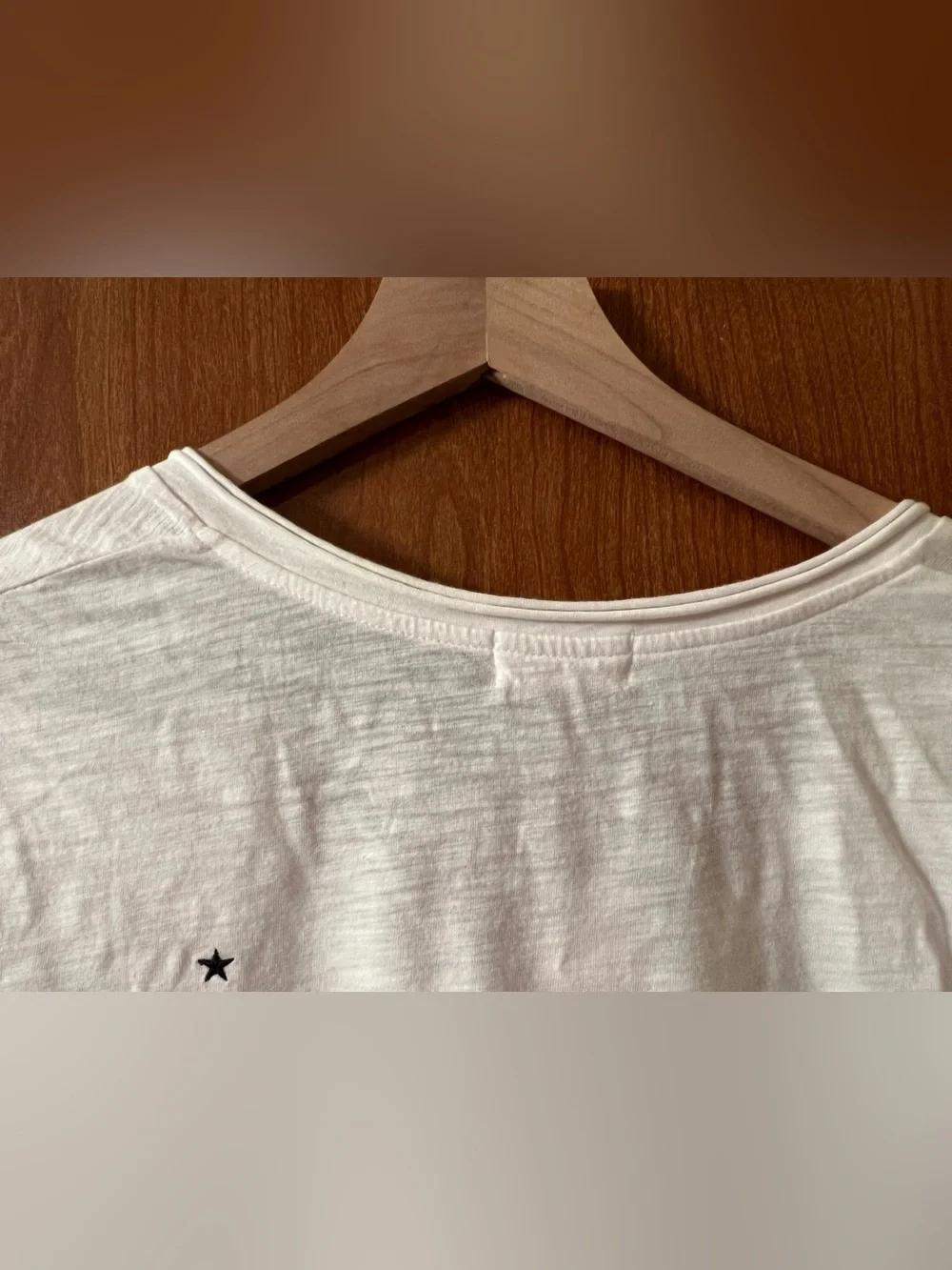 Anthropologie T.LA White V-Neck T-Shirt with Black Stars - NWT - Medium - Picture 7 of 16
